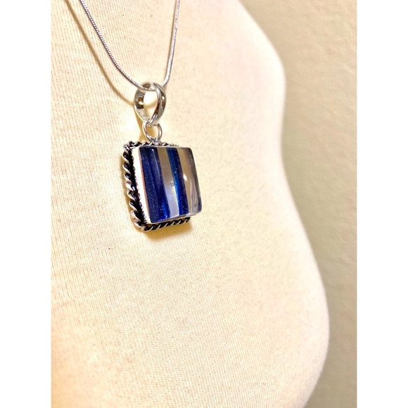 π Beautiful ocean blue Goldstone necklace - Picture 3 of 9